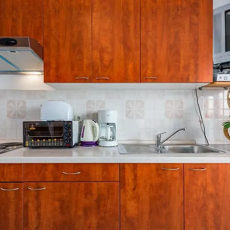 Ferienwohnung Mit Sauna, Meerblick, Whirlpool, Pool, Wlan Und Einem Grill Drenje