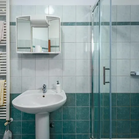 Ferienwohnung Mit Sauna, Meerblick, Whirlpool, Pool, Wlan Und Einem Grill Apartman Drenje