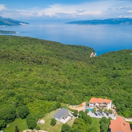 Ferienwohnung Mit Sauna, Meerblick, Whirlpool, Pool, Wlan Und Einem Grill Appartement
