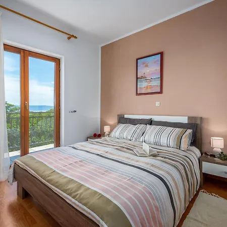 Ferienwohnung Mit Sauna, Meerblick, Whirlpool, Pool, Wlan Und Einem Grill * Drenje